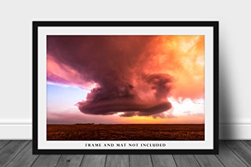 Снимка буря Печат (без рамка) Изображение Суперячейки Гръмотевици без дъжд Над полето на залез слънце на пролетта вечер в Канзас
