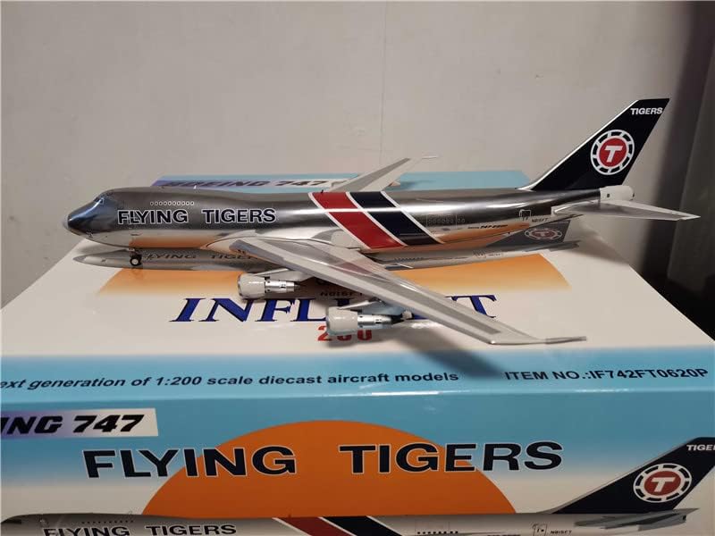 Полет 200 Летящите тигри Боинг 747-200 N810FT Полиран със стойка Ограничен тираж 1/200 ГЛАСОВЕ самолет, Готов модел